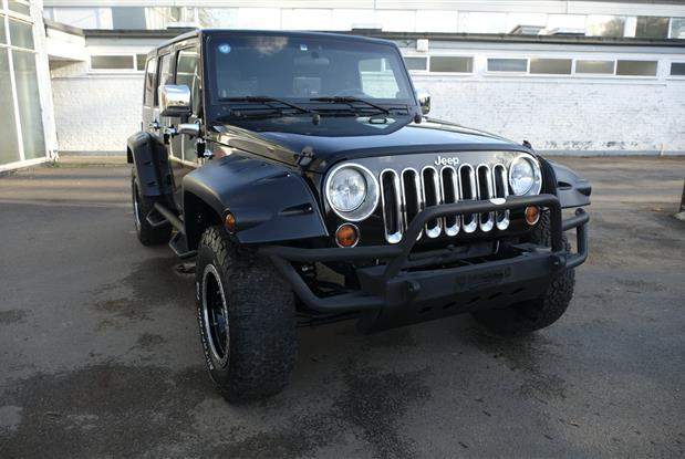 2013 WRANGLER 3.8 SAHARA MANAUL 4 DOOR PETROL